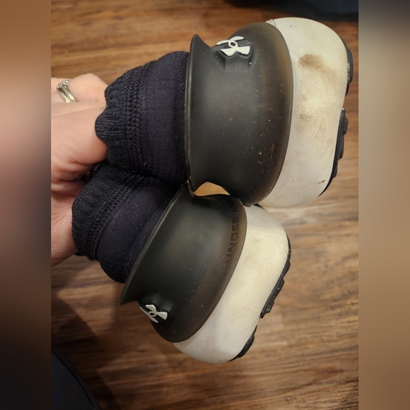 Under Armor Hovr Phantom Black Athletic Shoes - Picture 2 of 5